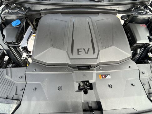 Certified 2025 Hyundai Ioniq 5 SE RWD image 29