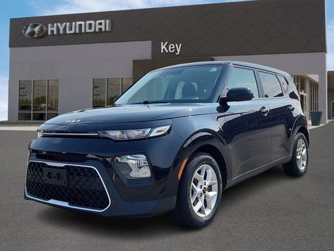 Used 2022 Kia Soul LX w/ Technology Package FWD image 7