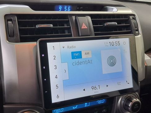 Used 2016 Toyota 4Runner Limited image 17