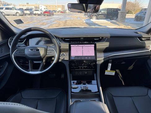 New 2025 Jeep Grand Cherokee Limited image 14