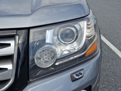 Used 2013 Land Rover LR2 AWD/4WD image 10