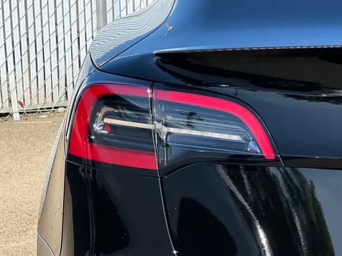 Used 2023 Tesla Model 3 Performance AWD/4WD image 23