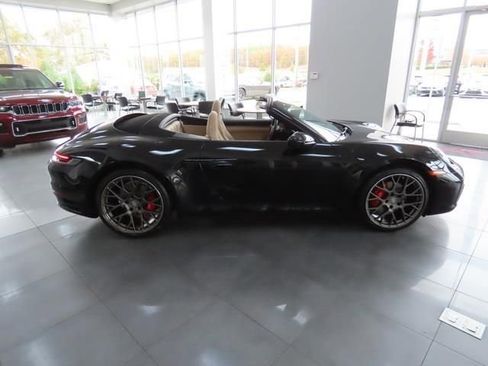 Used 2022 Porsche 911 Carrera 4 AWD/4WD image 11