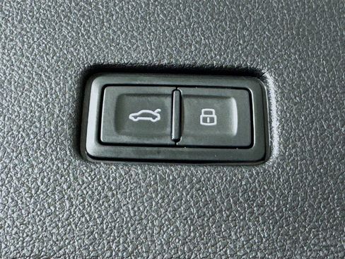 Used 2024 Audi Q8 Premium Plus w/ Premium Plus Package AWD/4WD image 34