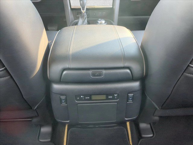 Used 2024 Nissan Armada Platinum w/ Captain's Chairs Package AWD/4WD image 17