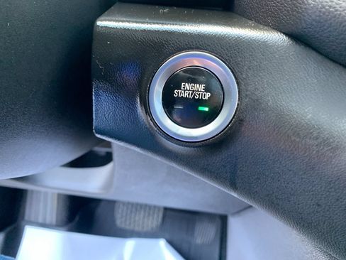 Used 2022 GMC Terrain SLT w/ Infotainment Package II AWD/4WD image 27