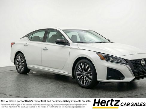 Used 2025 Nissan Altima 2.5 SV image 1