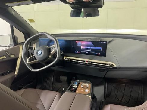 Certified 2023 BMW iX xDrive50 w/ Premium Package AWD/4WD image 27