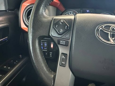 Used 2020 Toyota Tacoma TRD Sport AWD/4WD image 21