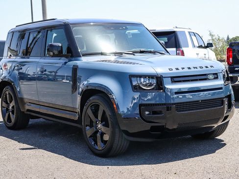 Used 2025 Land Rover Defender 110 X-Dynamic SE AWD/4WD image 3