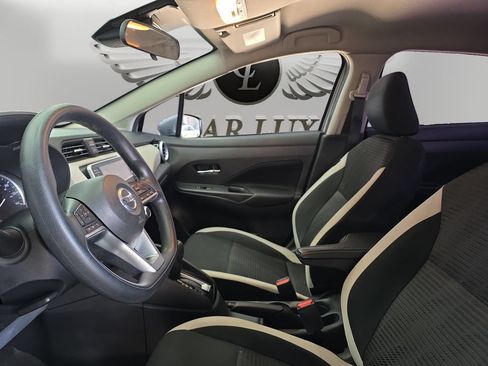 Used 2022 Nissan Versa SV FWD image 9