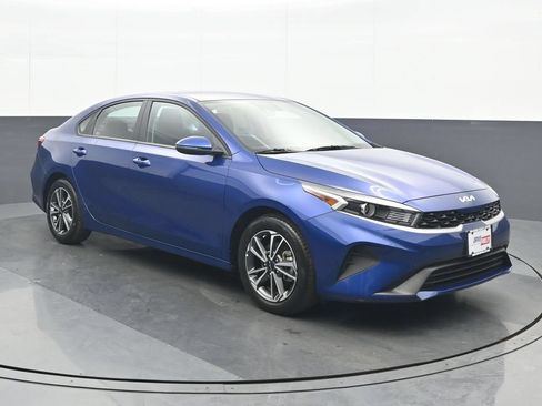 Used 2023 Kia Forte LXS w/ LXS Technology Package FWD image 9