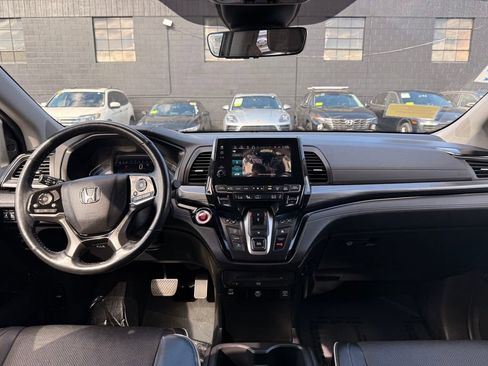 Used 2023 Honda Odyssey Elite image 18