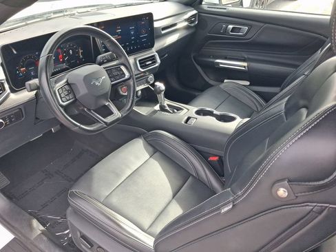 Used 2025 Ford Mustang Premium RWD image 13