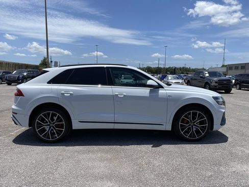Used 2023 Audi Q8 Prestige w/ Prestige Package AWD/4WD image 9
