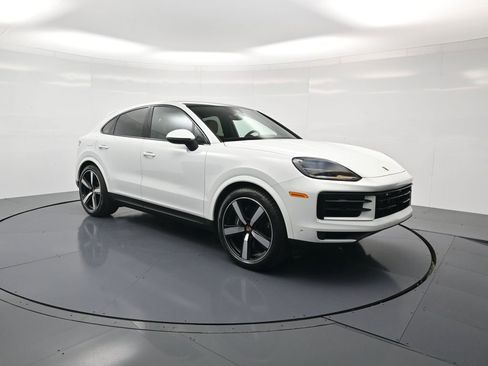 Used 2026 Porsche Cayenne Coupe image 32