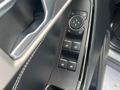 Used 2022 Ford Explorer ST image 14