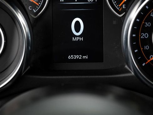Used 2022 Jeep Gladiator Sport AWD/4WD image 3