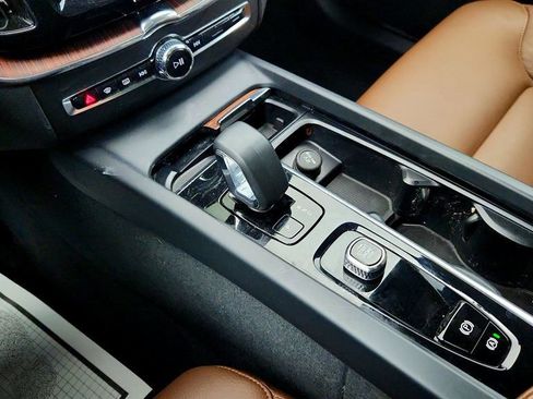 Used 2023 Volvo XC60 B5 Plus w/ Climate Package image 17