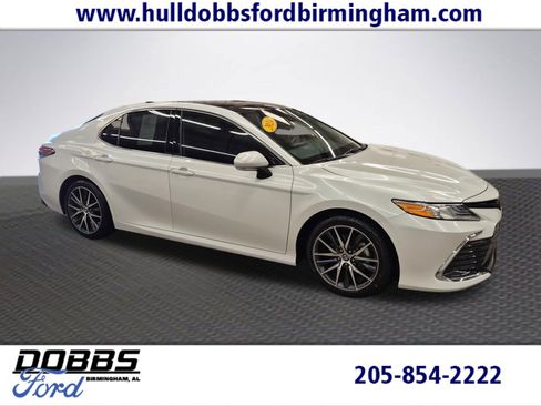 Used 2024 Toyota Camry XLE FWD image 1