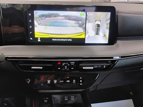 Used 2025 Nissan Kicks SR w/ Illumination Package image 52