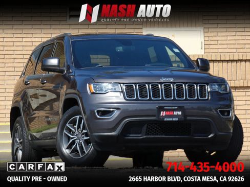 Used 2019 Jeep Grand Cherokee Laredo w/ 18" Wheel & 8.4" Radio Group RWD image 3