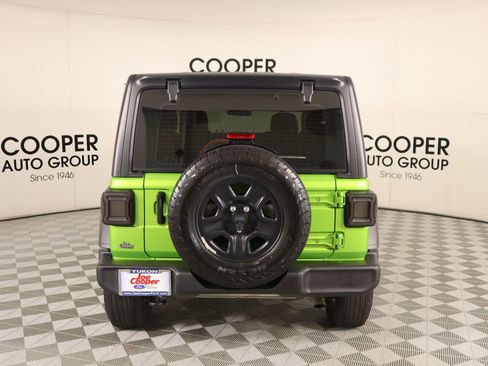 Used 2025 Jeep Wrangler Sport image 19