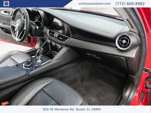 Used 2017 Alfa Romeo Giulia AWD image 22
