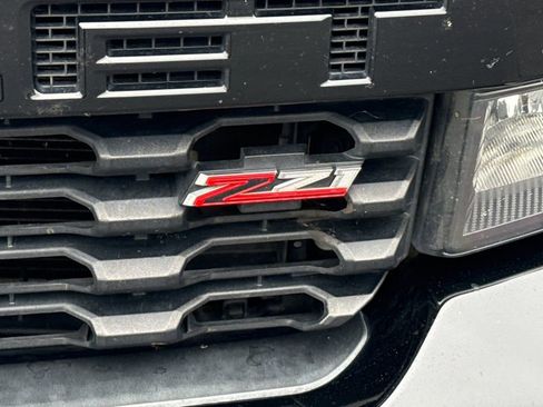 Used 2019 Chevrolet Silverado 1500 Custom Trail Boss w/ Custom Convenience Package image 8