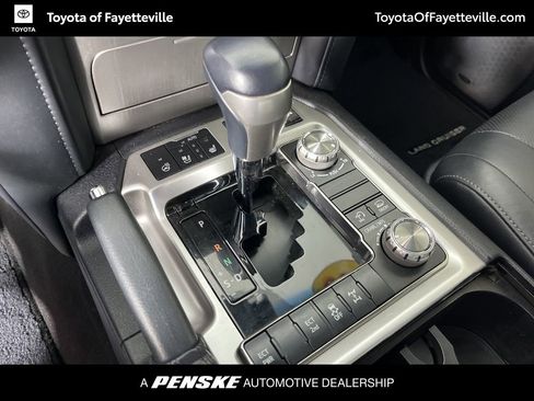 Used 2019 Toyota Land Cruiser AWD/4WD image 34