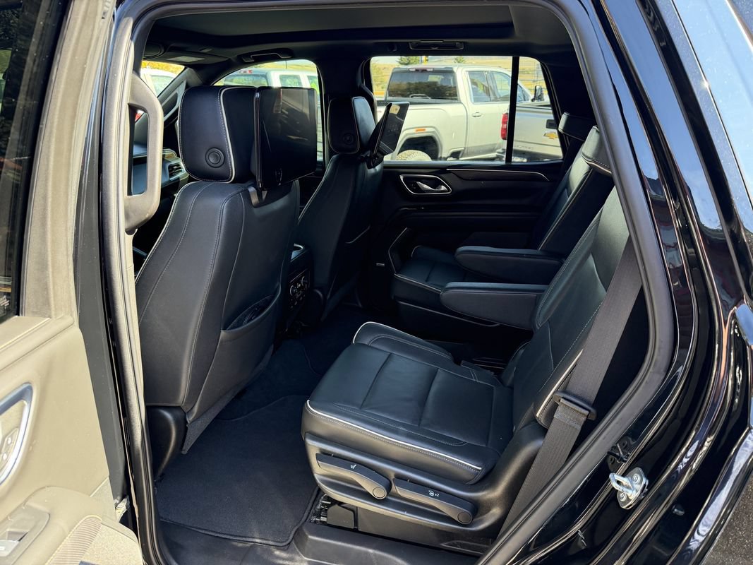 Used 2021 Chevrolet Tahoe Premier w/ Premium Package AWD/4WD image 9