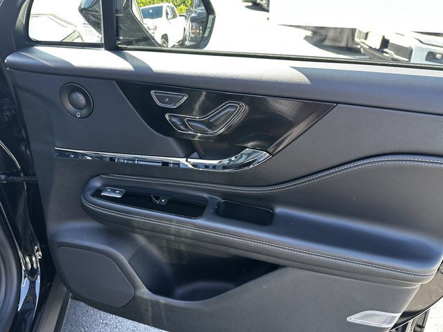 Certified 2023 Lincoln Corsair Reserve w/ Equipment Group 202A AWD/4WD image 38