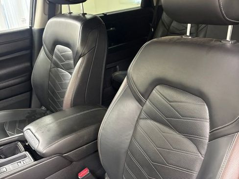 Used 2025 Nissan Pathfinder Platinum w/ Cargo Package FWD image 18