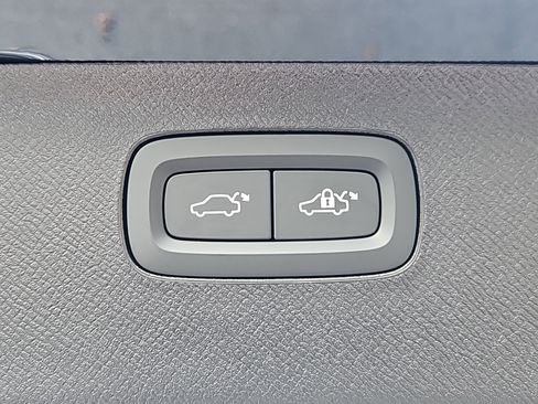 New 2026 Volvo XC90 B6 Plus w/ Protection Package Premier image 12