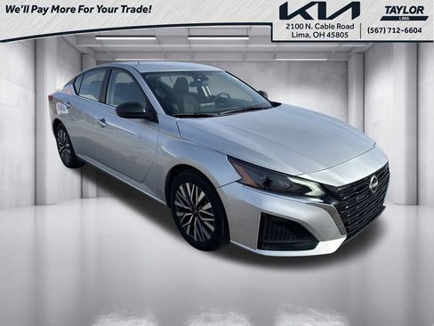 Used 2024 Nissan Altima 2.5 SV image 3