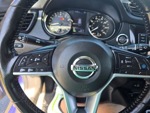 Used 2020 Nissan Rogue SV w/ Premium Package FWD image 13