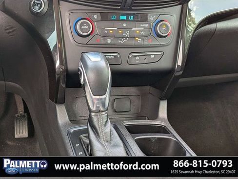 Used 2019 Ford Escape SE FWD image 18