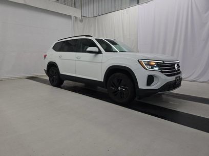 Used 2024 Volkswagen Atlas SE w/ Panoramic Sunroof Package