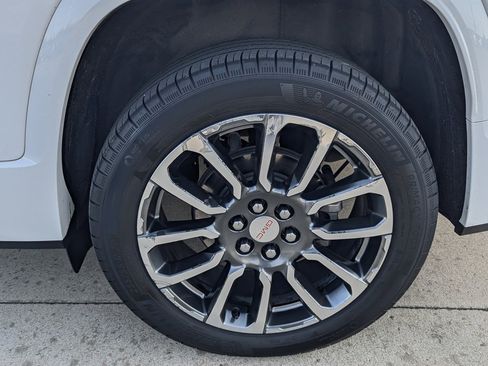 Used 2020 GMC Acadia Denali w/ Denali Ultimate Package image 19