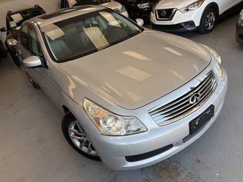 Used 2009 INFINITI G37 Journey w/ Premium Pkg image 8