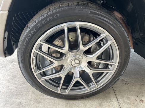 Used 2020 Mercedes-Benz G 63 AMG 4MATIC w/ G Manufaktur Interior Package image 18