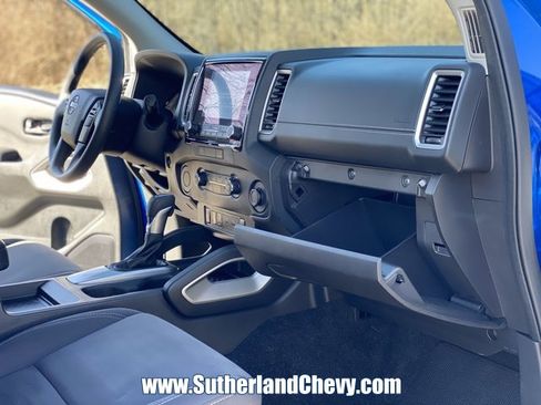 Used 2024 Nissan Frontier SV image 18