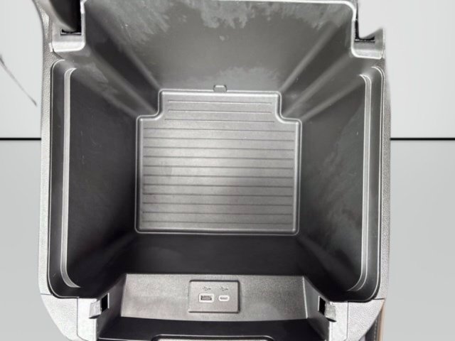 Used 2024 GMC Yukon AT4 AWD/4WD image 35