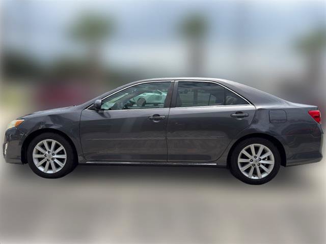 Used 2014 Toyota Camry XLE FWD image 3