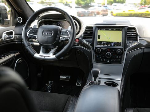 Used 2018 Jeep Grand Cherokee Trackhawk AWD/4WD image 29