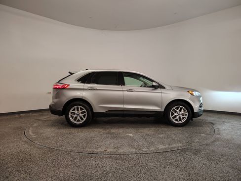 Used 2021 Ford Edge SEL image 7