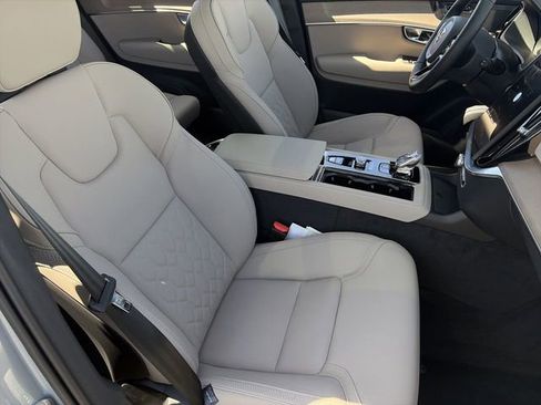 New 2026 Volvo XC90 T8 Plus w/ Protection Package Premier AWD/4WD image 12
