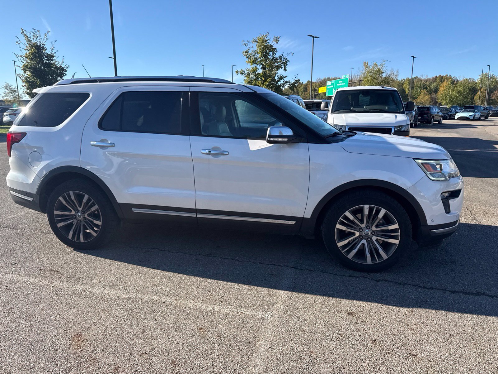 Used 2018 Ford Explorer Platinum AWD/4WD image 4