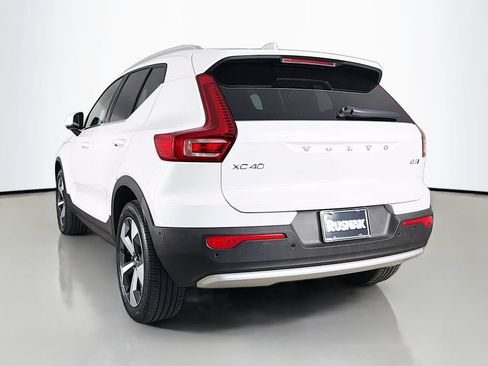 Used 2025 Volvo XC40 B5 Plus AWD/4WD image 5
