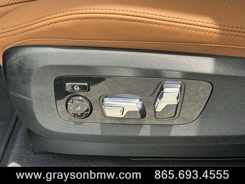 Used 2026 BMW X7 xDrive40i w/ Executive Package image 11